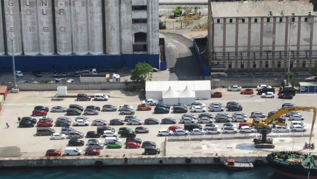 Sıfır araç alacaklar artık bayiye değil tren garına gidecek! Otomotiv sektöründe yeni uygulama başladı 1